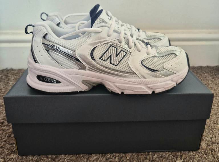  New Balance 530 white trainers  with indigo and Silver metallic - size 4.5 UK