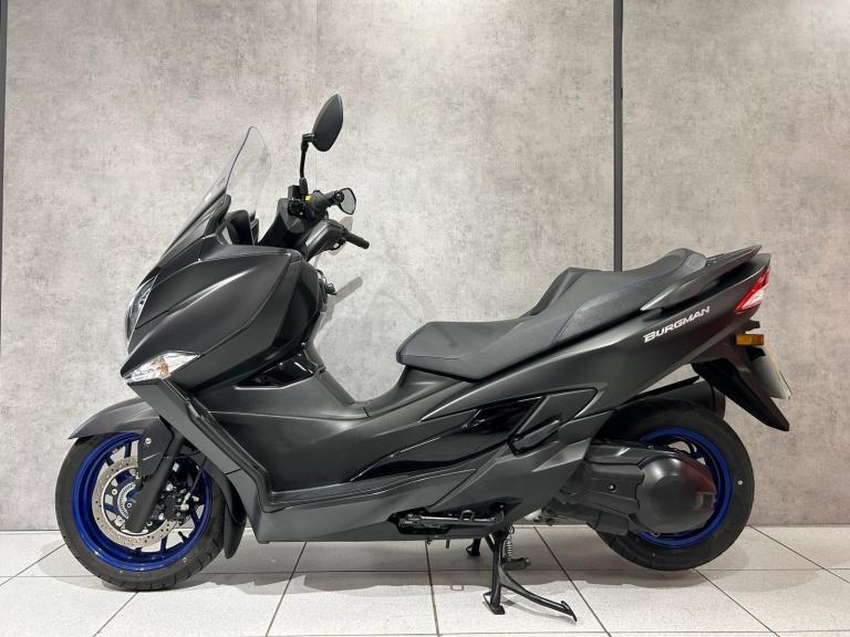 2023 Suzuki Burgman 400 AN400 - 4025 miles 