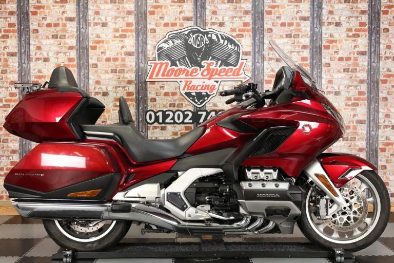 2018 HONDA GL1800 GOLD WING TOUR - 19,440 MILES - 2 OWNERS - 6 SERVICE RECORDS