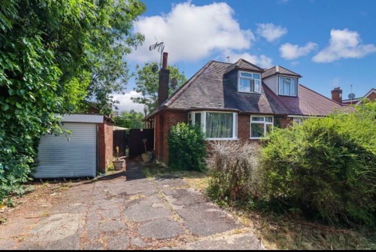 1 room  - £900 a month