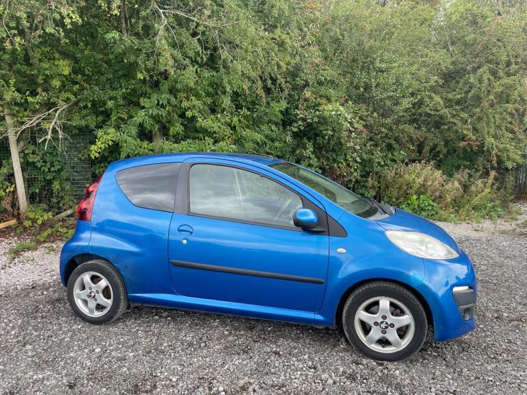 PEUGEOT 107 1.0 ALLURE 12 REG BLUE 3 DOOR MOT JANUARY 21ST 2027 ROAD TAX £20 LOW INSURANCE 60+MPG