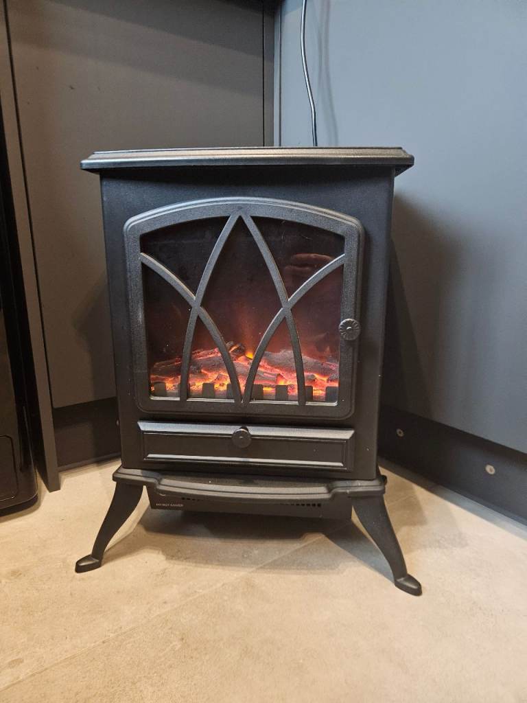 Electric Fireplace Heater with Flame Effect – Black, Good Condition