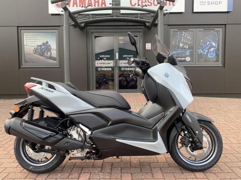 YAMAHA XMAX 300 TECH MAX + - CERAMIC ICE - IN STOCK AT CRESCENT YAMAHA