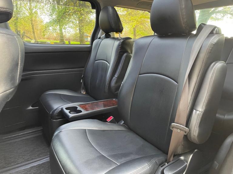 TOYOTA ALPHARD 2.4 2012