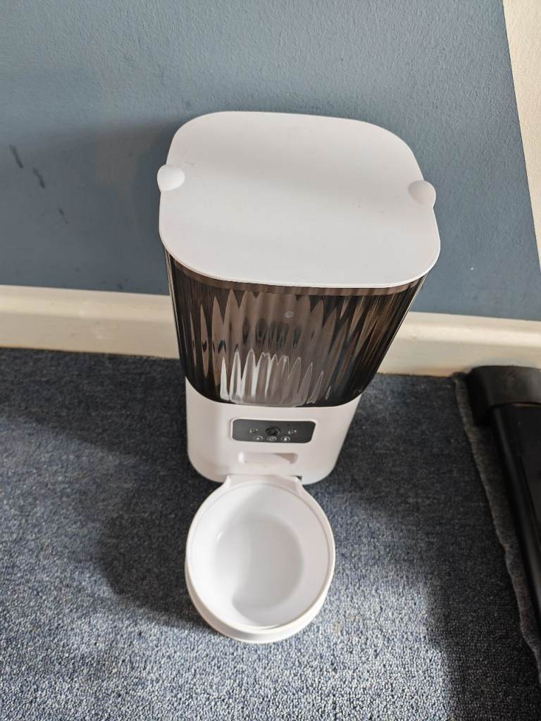 Smart Automatic Cat Feeder with Camera – App Controlled (5L)-