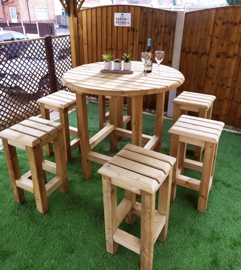 Chunky Wooden Garden Furniture Round Bar Set 6-Seater