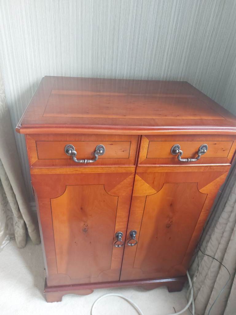 Solid Yew wood -Retro/ vintage lp cabinet Good Condition