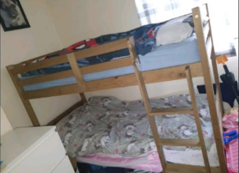 Bunk bed with mattresses 