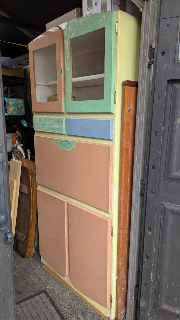 Vintage kitchen cabinet/larder 
