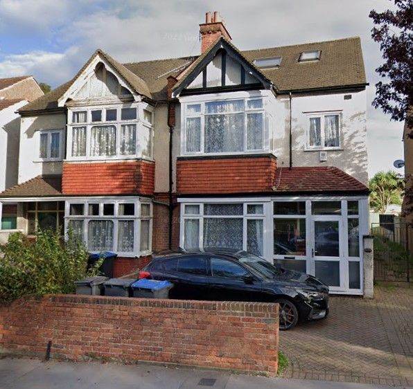 Newly Refurbished 5–6 Bedroom House with Self-Contained Annexe CR0 7AG