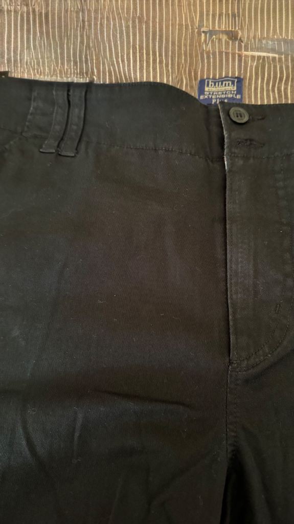 b.u.m equipment stretch extensible plus  Black jeans  42.5 in long size 22 w  Flare 10 inch