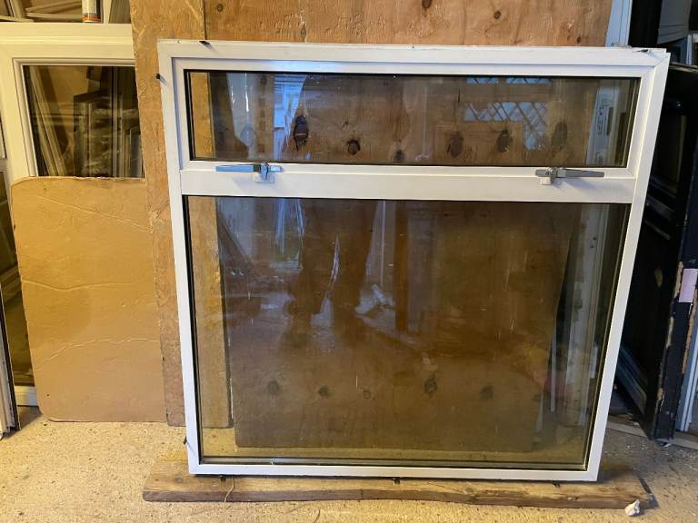 H 111 x W 112 cm - ALUMINIUM DOUBLE GLAZED WINDOW - CLEAR GLASS (REF: MJ260)