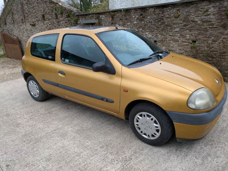 1998 Renault Clio – Low Mileage – Reliable Runaround- MOT- Good tyres