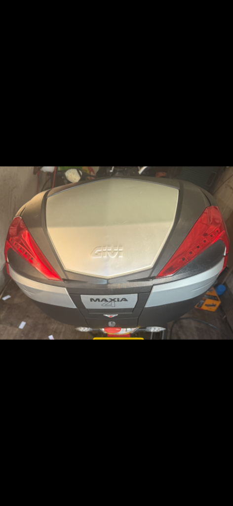Givi maxia 4 v56 motorbike top box 
