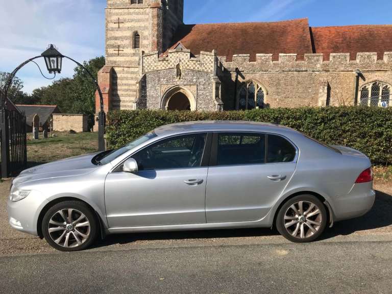 2011 SKODA SUPERB 2.0 SE CRTDI DIESEL MOT AND FULL UP TO DATE SERVICE HISTORY