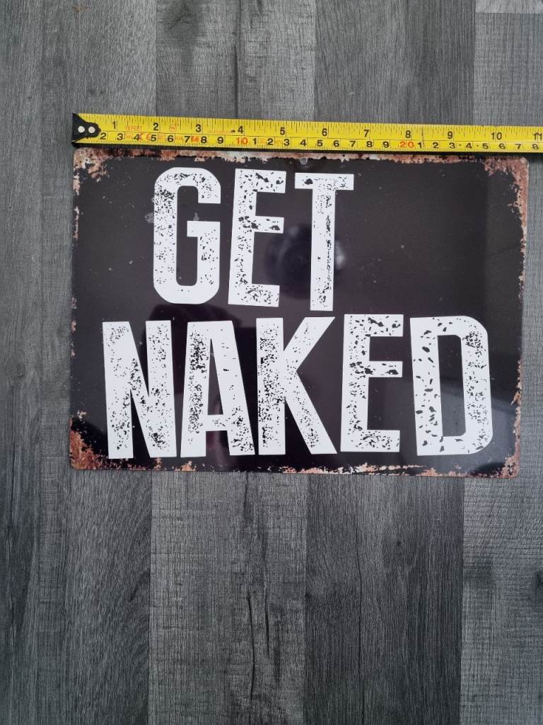 GET  NAKED METAL VINTAGE WALL ART
