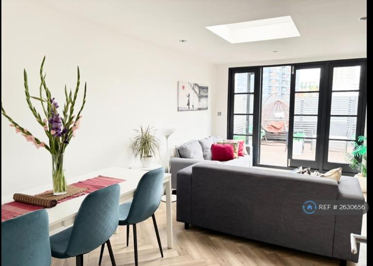 3 bedroom flat in Brondesbury Road, London, NW6 (3 bed) (#2630656)