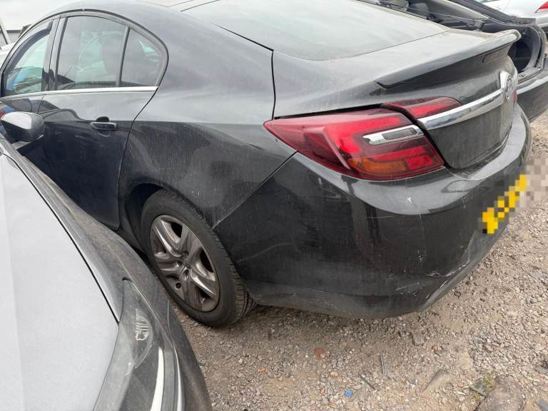 Breaking spare parts vauxhall insignia 2016