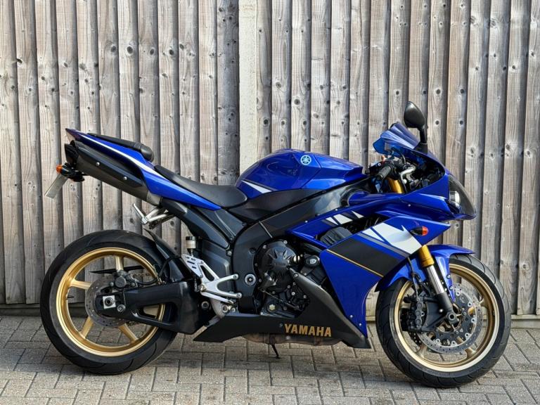 YAMAHA YZF R1 4C8 2009 (09) SUPER SPORT + FULL SERVICE HISTORY + 15,000 MILES 