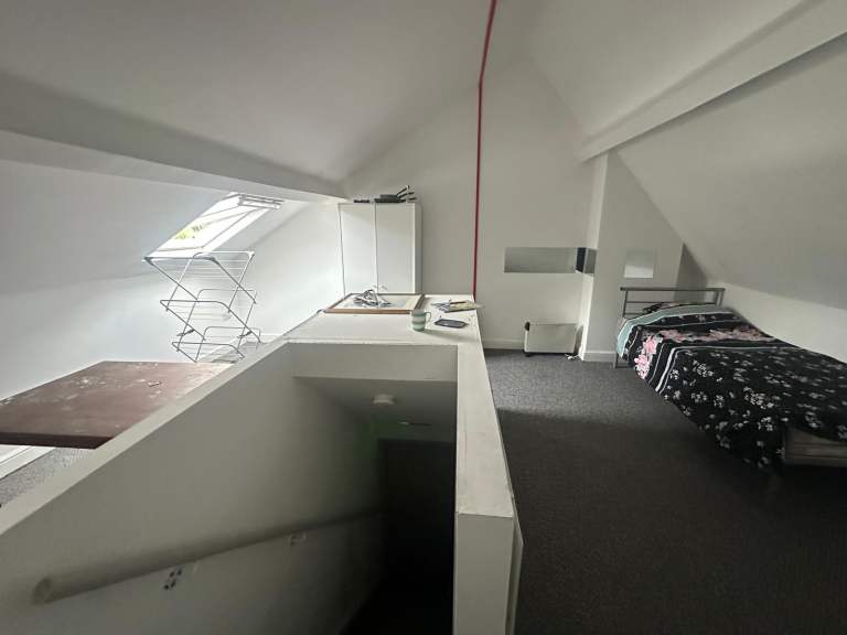 Large Double Room Kings Heath Available UC PIP ESA Accepted 