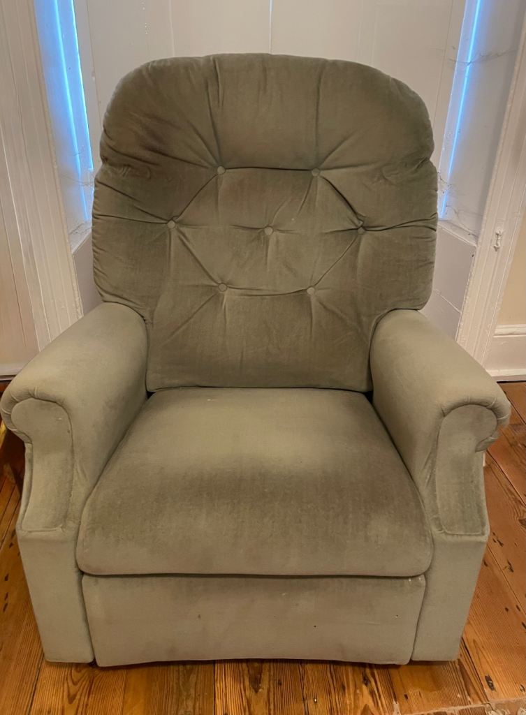 Reclining Armchair with hand lever