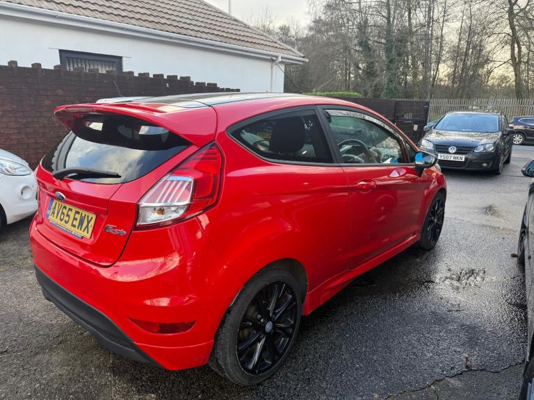 2015 Ford Fiesta 1.0 EcoBoost 140 Zetec S Red 3dr HATCHBACK Petrol Manual