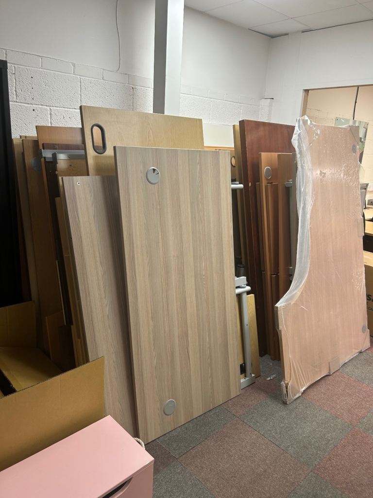 Office Furniture - Loads Available 