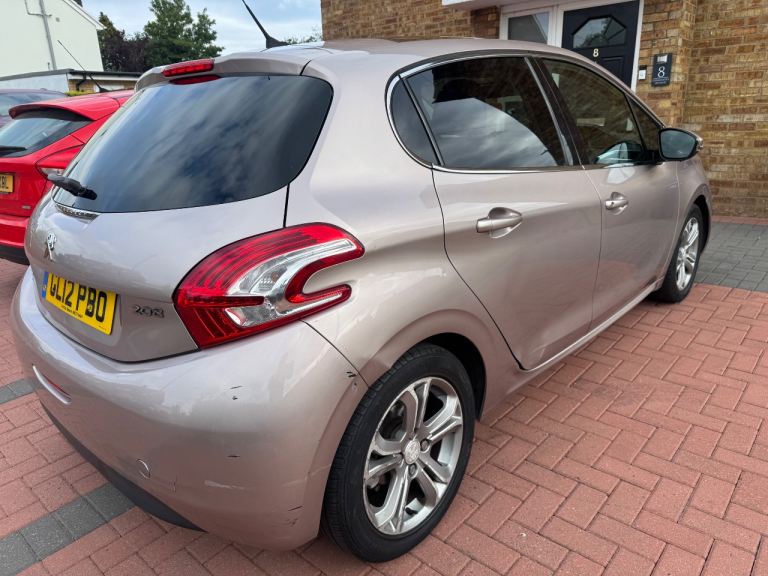 Peugeot, 208, Hatchback, 2012, Manual, 1397 (cc), 5 doors