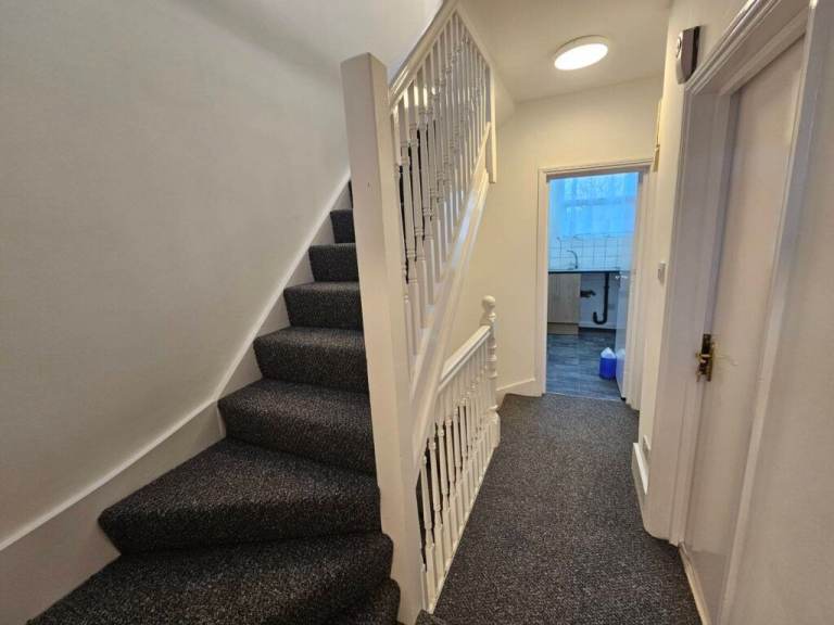 3 BED FLAT LANCASTER ROAD DOLLIS HILL NW10 