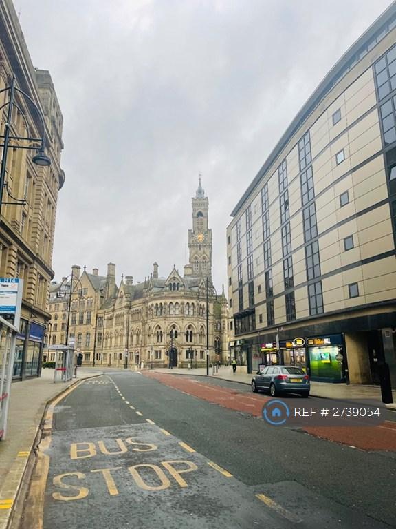 1 bedroom flat in Landmark House, Bradford, BD1 (1 bed) (#2739054)