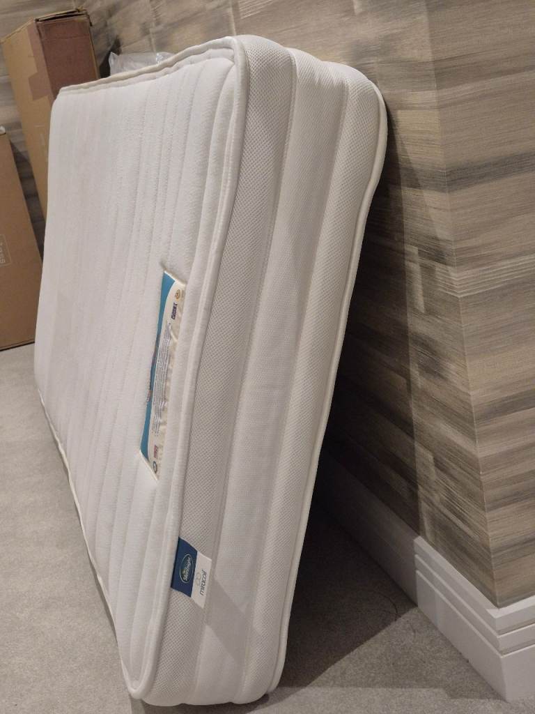 Silentnight Miracoil spring system Single mattress 