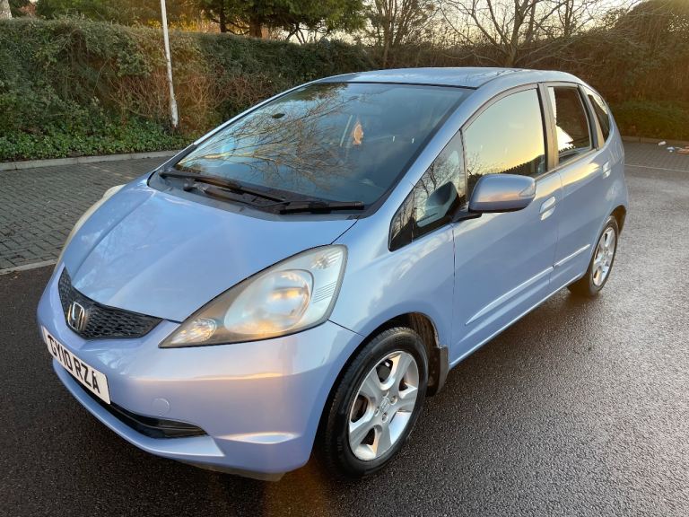 Honda Jazz I-Vtec 2010 1.4 Petrol automatic 6 Speed 5 Doors Hatchback blue