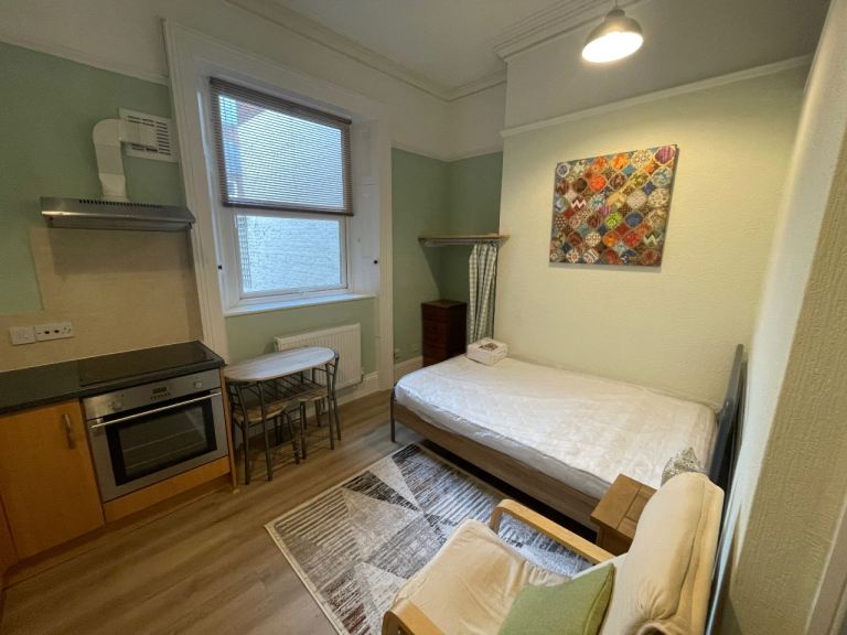Clean quiet studio flat close to Carlisle City Centre
