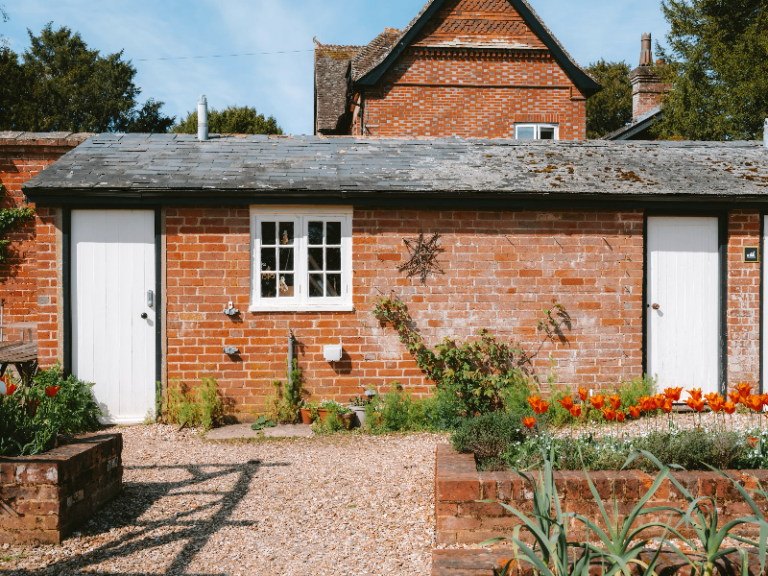 WANTED: Small, Self-contained Workspace/Outbuilding