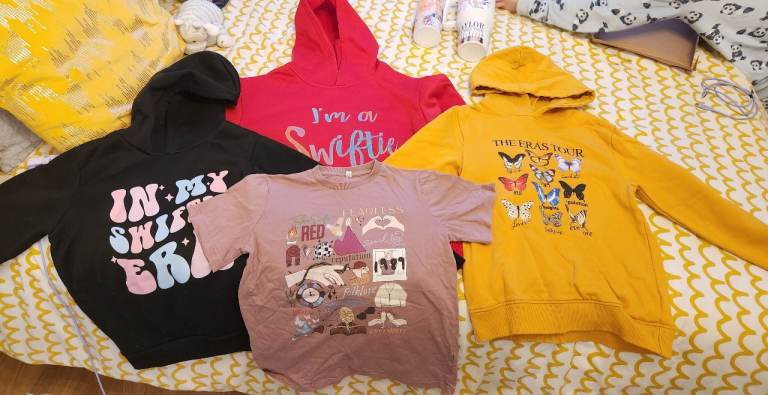Taylor Swift 3 jumpers and t-shirt.  9-10 years 