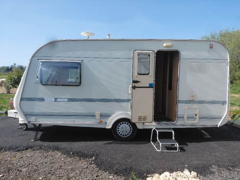1998 coachman vison 2 berth light weight