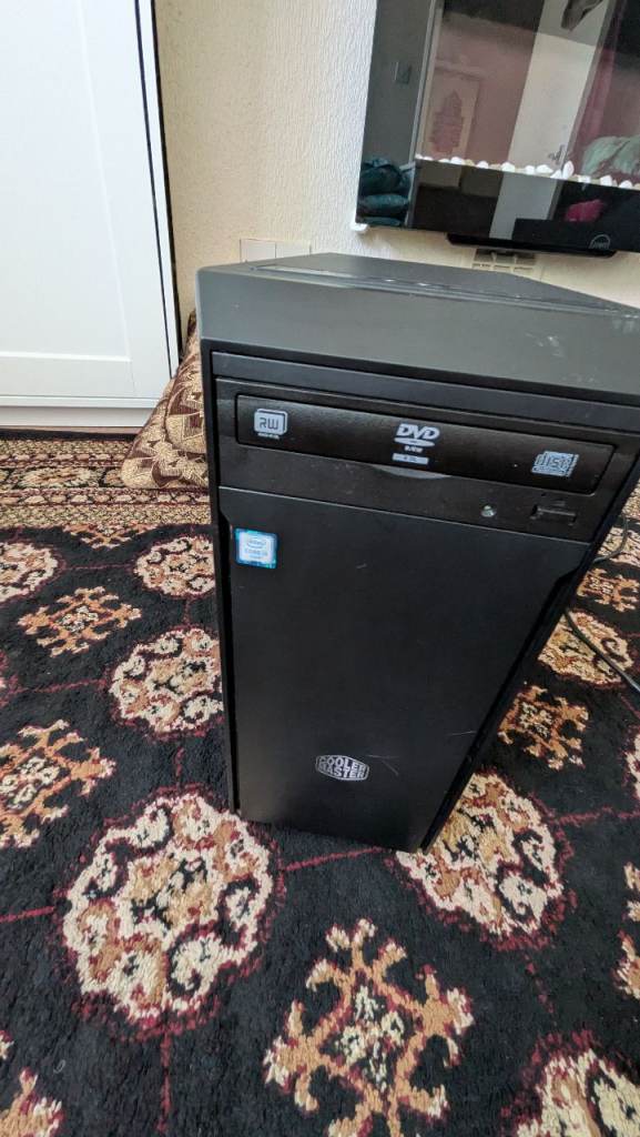 Desktop P, with power cable Keyboard, and Mouse – Good Condition