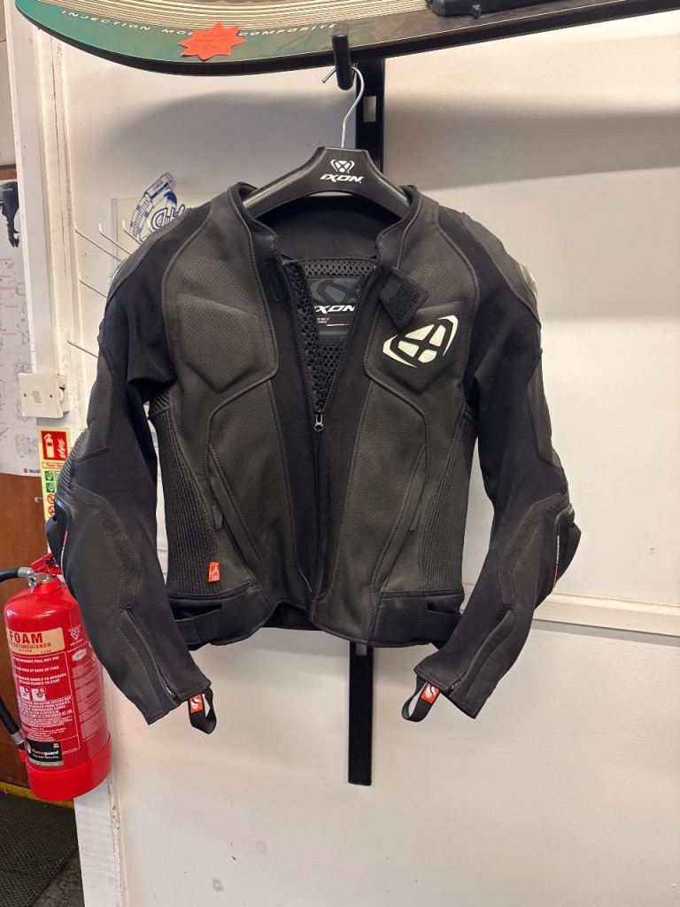 Ixon Vendetta Evo Motorcycle jacket  Uk M