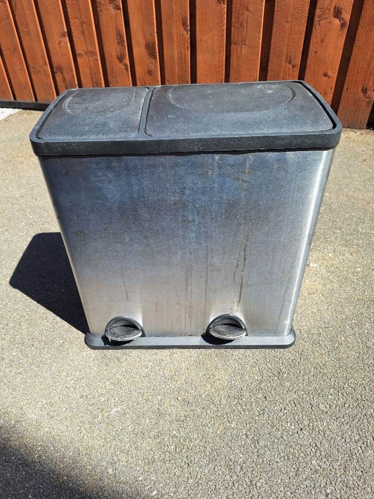 Dual Compartment Kitchen Dustbin – Grey, Good Condition