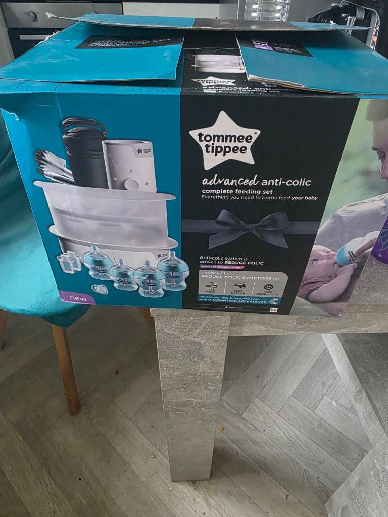 Tommee Tippee Advanced Anti-Colic Complete Feeding Set