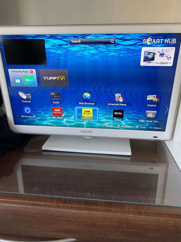 Samsung Smart TV with Remote - ONLY £60! DELIVERY AVAILABLE 