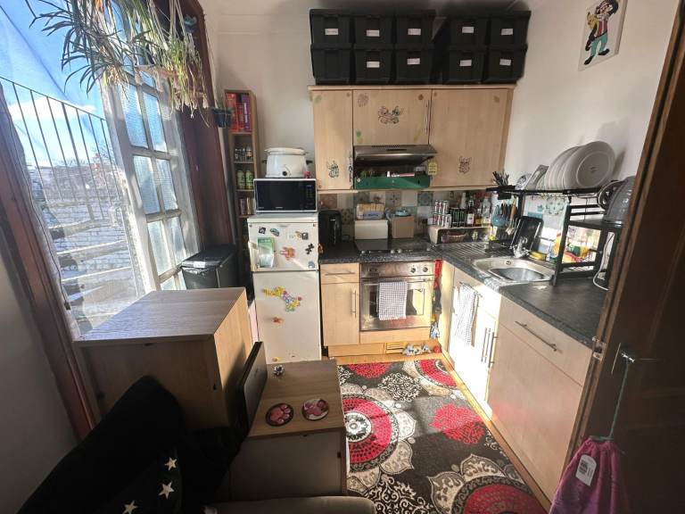 1 Bed Flat - Ocean Village - Water included - Available 12th of July