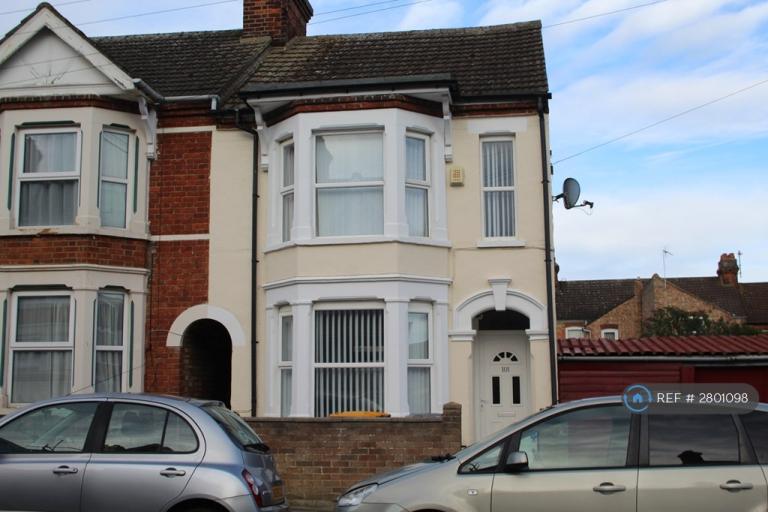 3 bedroom house in Gladstone St, Bedford, MK41 (3 bed) (#2801098)