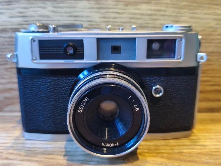 Rank Aldis 35mm Rangefinder Camera, Sekor 40mm f2.8, VGC. Film tested. 