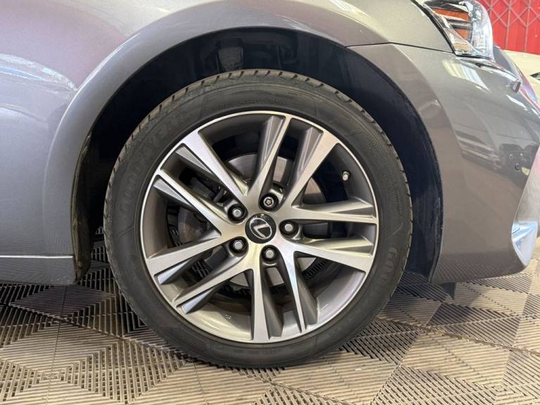 2018 Lexus IS 300h Executive Edition 4dr CVT Auto SALOON PETROL/ELECTRIC Automatic