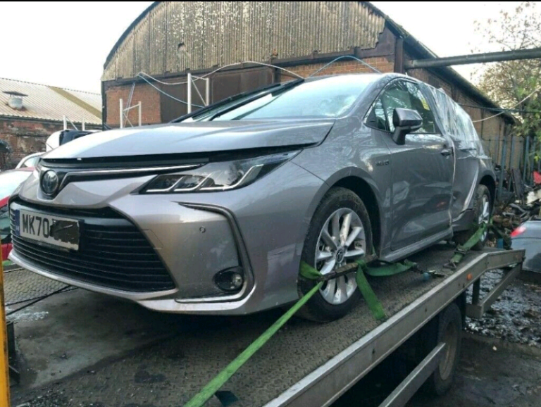 Toyota Corolla 2020 1.8 hybrid Saloon For Breaking - CALL NOW!!!