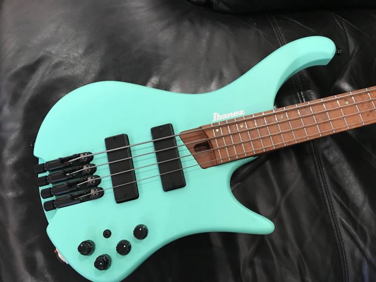 Ibanez EHB1000S 4 string headless Electric Bass in Sea Foam Green Matte, wow!