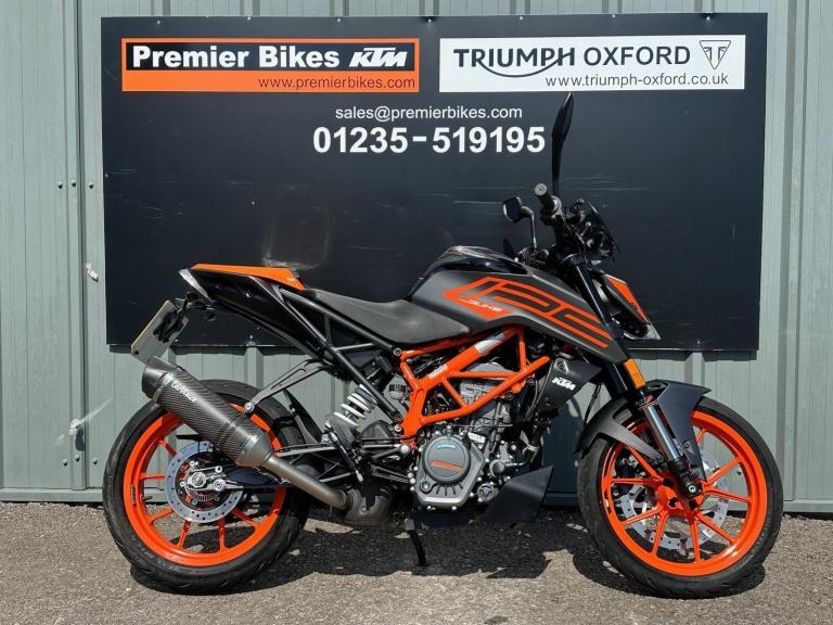 Stunning One Owner 2023/23 KTM 125 Duke Motorcycle 