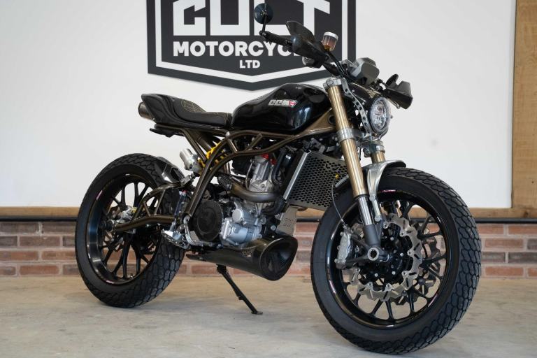 2021 CCM Foggy Stealth no.007, only 1989 miles, great condition throughout