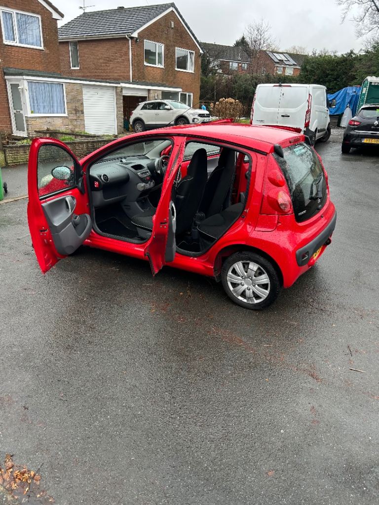 Peugeot, 107, Hatchback, 2011, Manual, 998 (cc), 5 doors